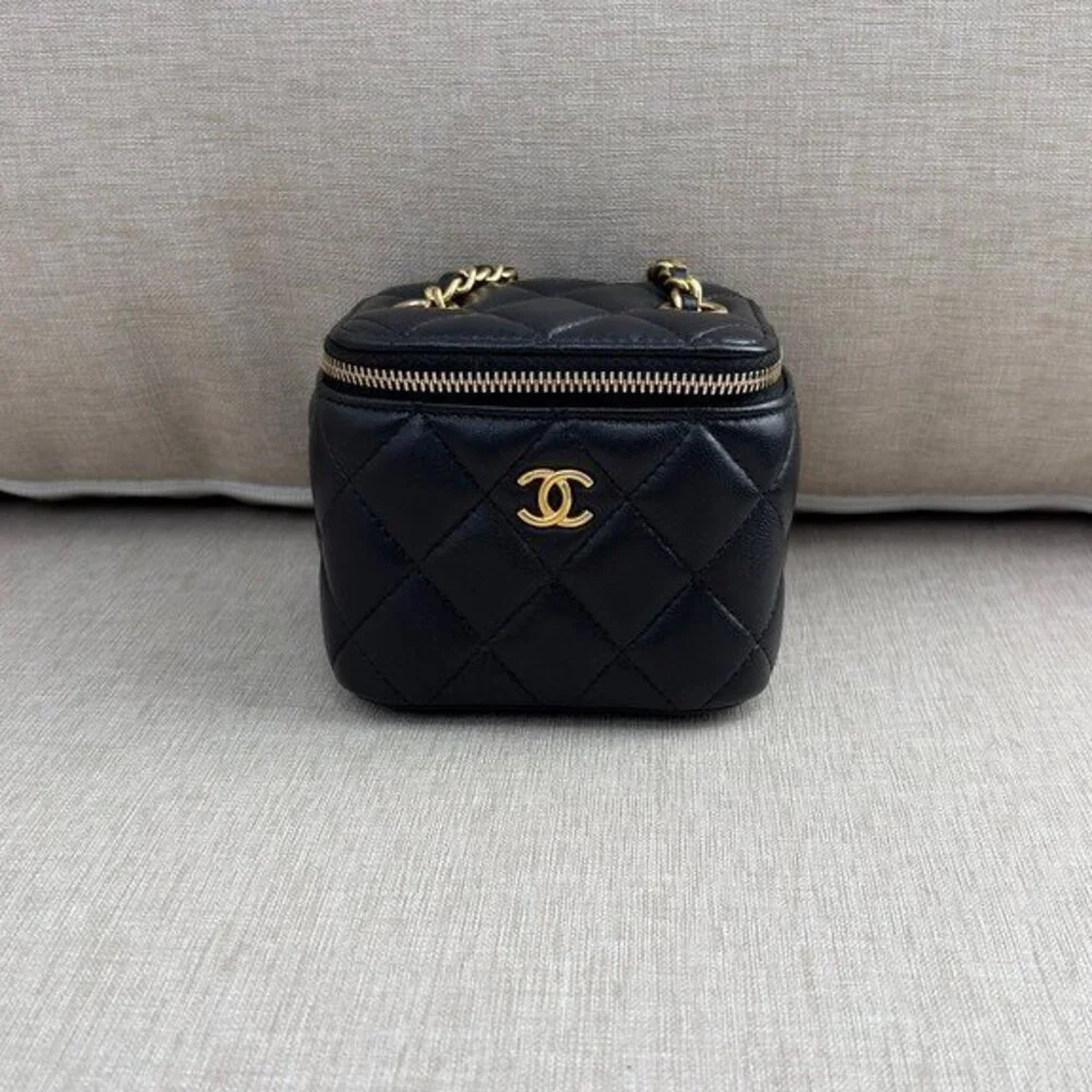 CHANEL Black Lambskin Vanity Case Small GHW